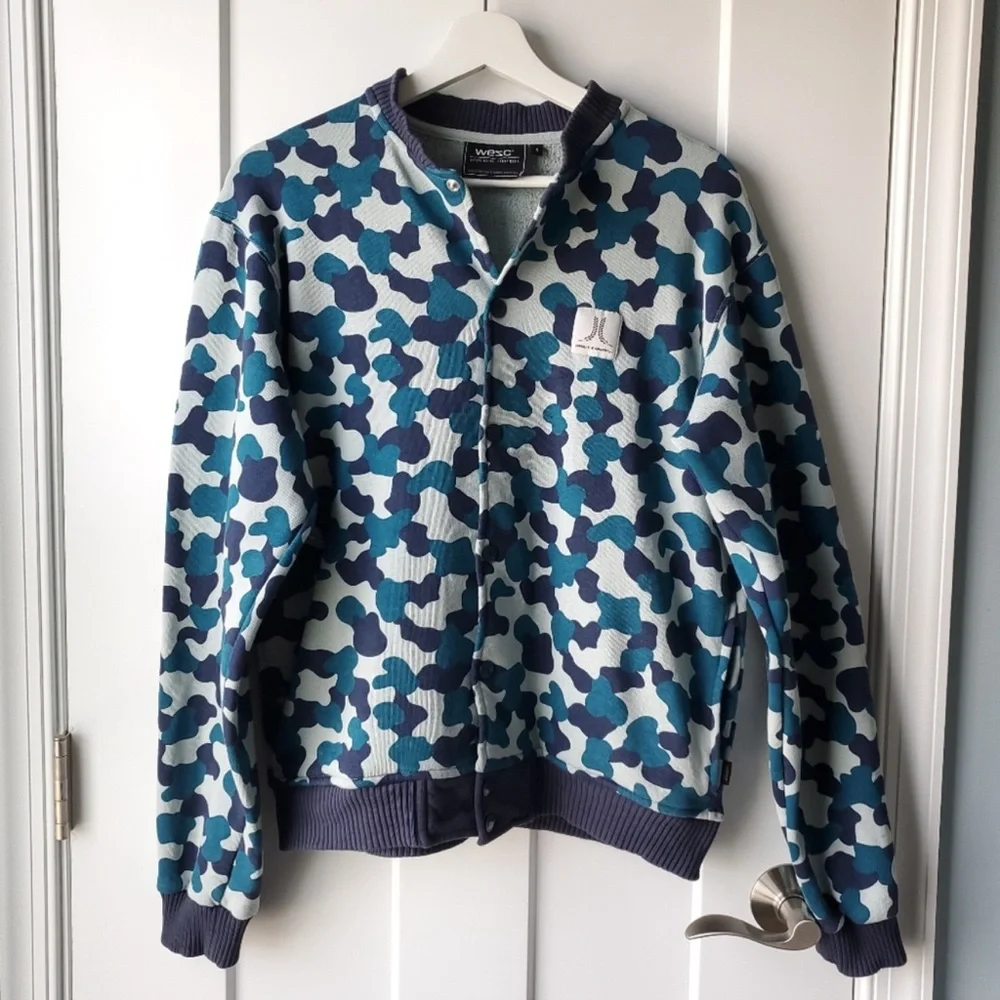 Wesc Men's Bomber Fleece Jacket Blue and Gray Camo Size Small